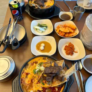 설반 사진