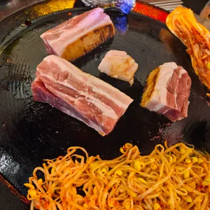 동두천솥뚜껑삼겹살 사진