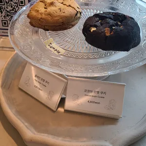 아티스타 리뷰 사진