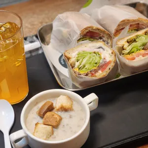 퀴즈노스 사진