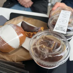 어라우즈로스터리 사진