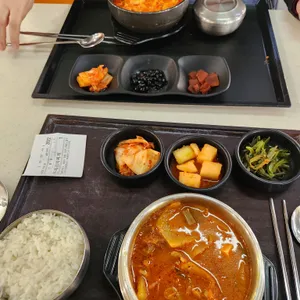 덕평자연휴게소(인천방향) 식당가 사진