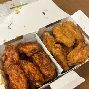 교촌치킨 사진