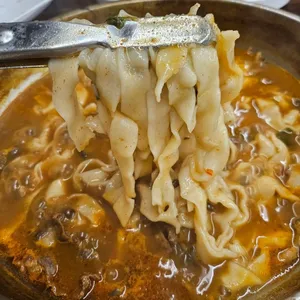 부산얼크니샤브칼국수 사진