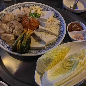 소굴 사진