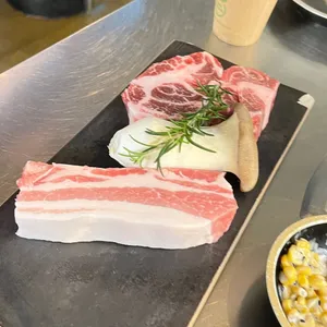 육회품은돼지 대표 사진