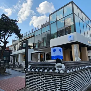 할로우 리뷰 사진