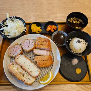 삼백돈 돈가츠 사진