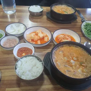 돼지네국밥 사진