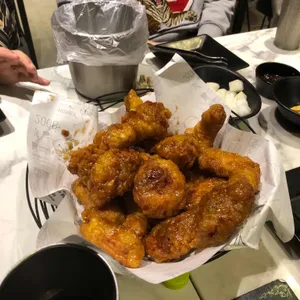 교촌치킨 사진