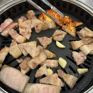 지리산 왕재봉 흑돼지 사진