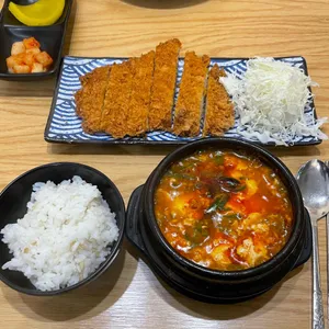 카레와돈까스 사진
