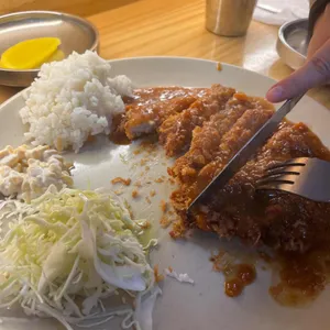 홍두깨 손칼국수 생돈까스 사진