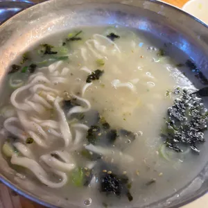 홍두깨 손칼국수 생돈까스 사진