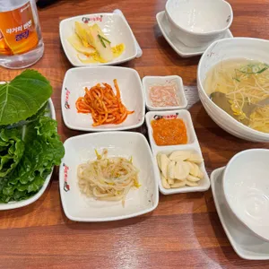 돈통마늘보쌈 사진