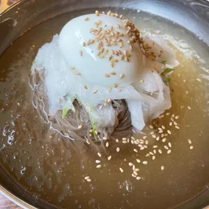 육쌈냉면 사진