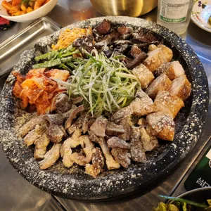 백설양곱창돌판삼겹살 사진