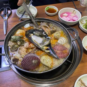 궁중해물탕 사진