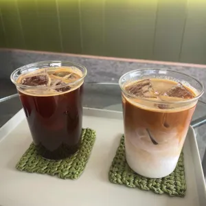 커피 몽타주 사진