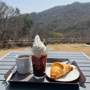 카페 산 사진