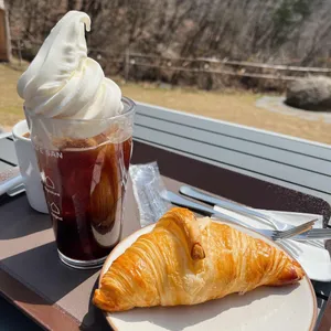 카페 산 사진