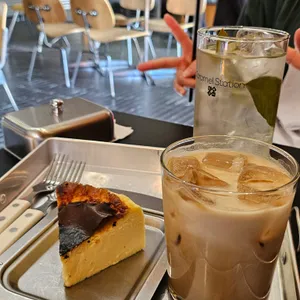 카라멜스테이션 사진