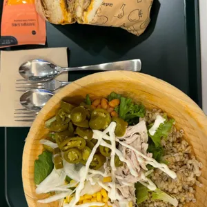 샐러디 사진