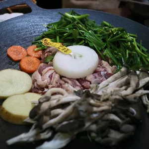 자주오리돌판구이 사진