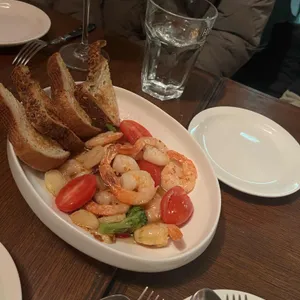 오퍼스 와인바 사진