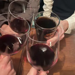 오퍼스 와인바 사진