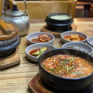 본가전주돌솥밥 사진
