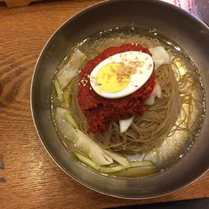 육쌈냉면 사진