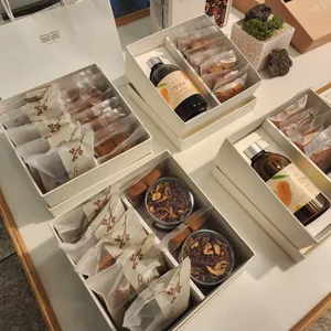 담장옆에국화꽃CCOT 사진