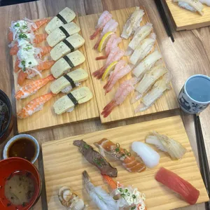 스시 한손 사진