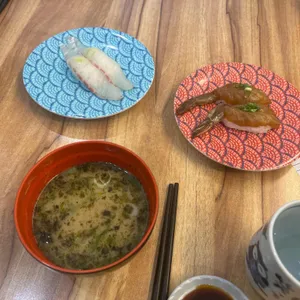 스시 한손 사진