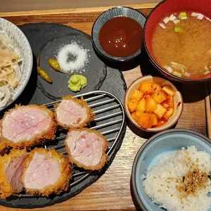 윤돈 사진