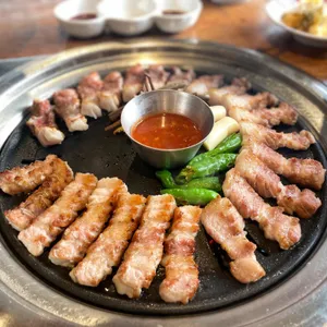 고기굽는남자 사진