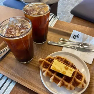 카페 차 사진