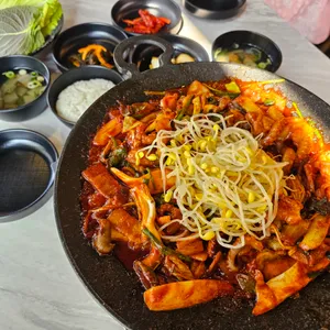 신현민 육회한 낙지마당 사진