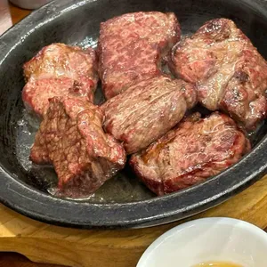 소한마리 솥밥 냉면 사진