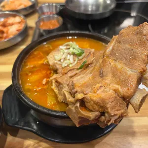 뼈대있는집 감자탕 사진