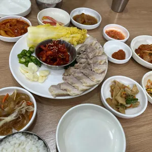 만복원조보쌈칼국수 사진