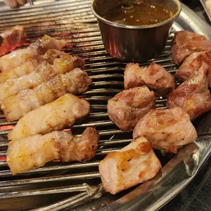 김돈이 사진