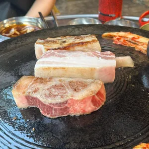 동두천솥뚜껑삼겹살 사진