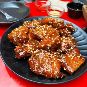오븐에빠진닭 사진