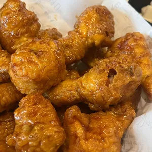 교촌치킨 사진