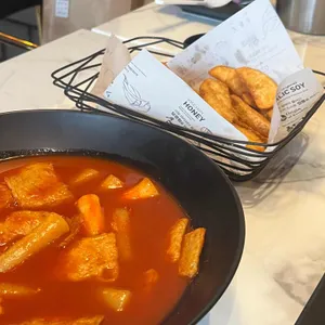 교촌치킨 사진