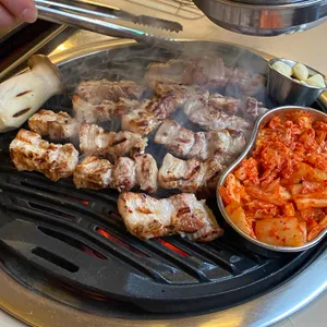 돼지맘 사진