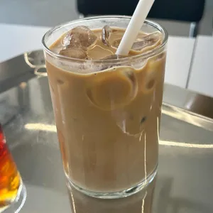 오버트 사진