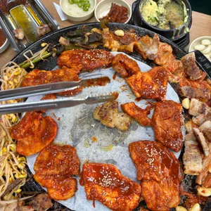 김윤식의 착한국수 & 솥뚜껑삼겹살 사진